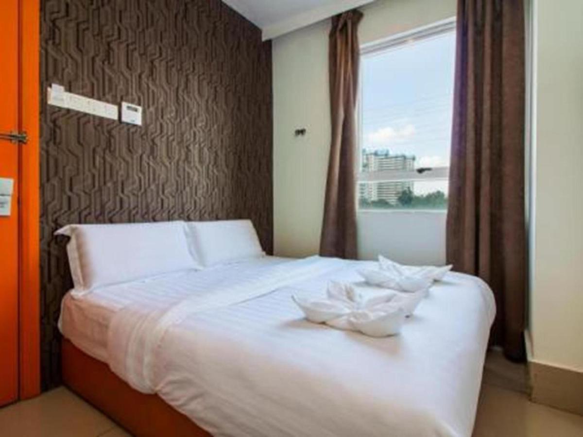 1 Hotel Taman Connaught Куала-Лумпур Экстерьер фото