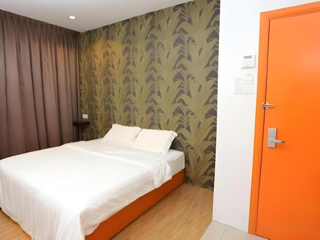 1 Hotel Taman Connaught Куала-Лумпур Экстерьер фото
