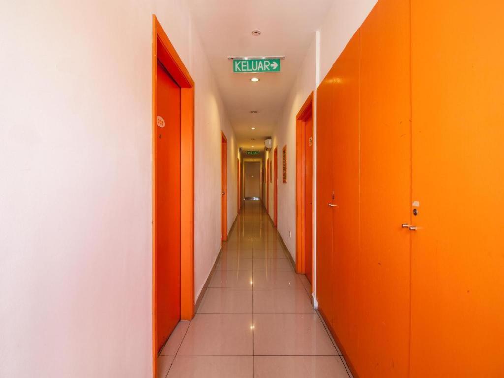 1 Hotel Taman Connaught Куала-Лумпур Экстерьер фото