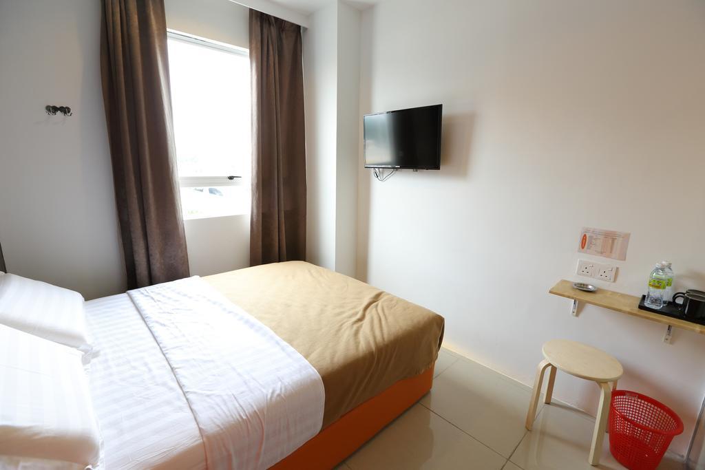 1 Hotel Taman Connaught Куала-Лумпур Экстерьер фото